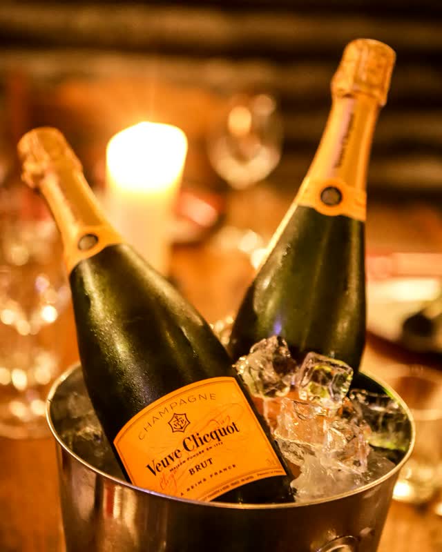London's ULTIMATE throwback New Year's Eve Party!